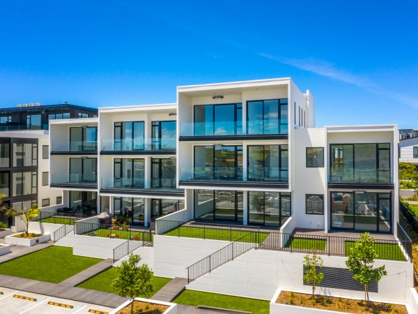 53 Cavalli Apt Helipx 2019